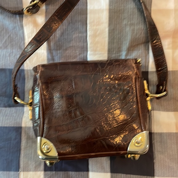 Metrocity Leather Purse - Picture 3 of 5